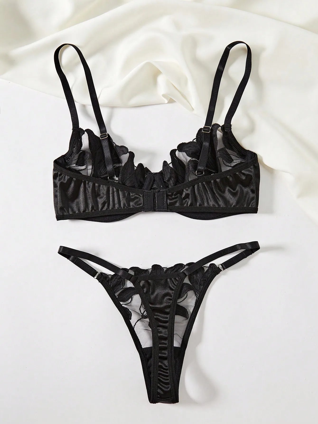 Two-piece floral lace lingerie set